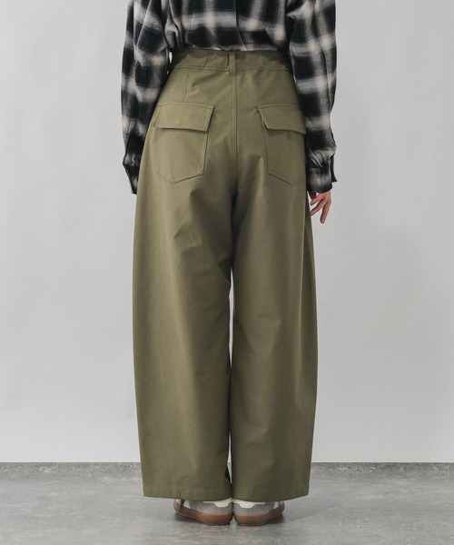 GLOBAL WORK（グローバルワーク）の「やわらかストレッチチノパンツ/813973（その他パンツ・レディース・ベージュ/カーキ・SMALL/MEDIUM/LARGE）」の13枚目の写真