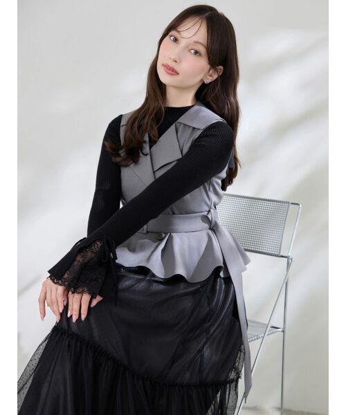 dazzlin(ダズリン)の「ペプラムトレンチワンピース(ワンピース・レディース・アイボリー/ブラック・SMALL/MEDIUM)」の4枚目の写真