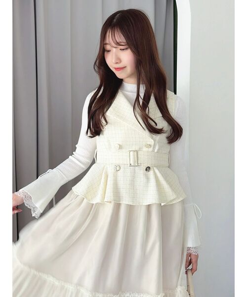 dazzlin(ダズリン)の「ペプラムトレンチワンピース(ワンピース・レディース・アイボリー/ブラック・SMALL/MEDIUM)」の18枚目の写真