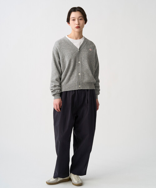 DANTON(ダントン)の「Women's Lambswool V-Neck Knit Cardigan(ニット/セーター・レディース・ダークグレー/ブラウン系その他2/ブラウン/ブラック/イエロー/オフホワイト/レッド/ライトブルー/オートミール/ピンク/ライトグレー・38/36)」の14枚目の写真