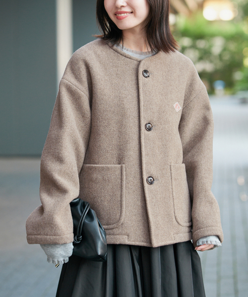 DANTON(ダントン)の「DANTON/ダントン COLLARLESS JACKET DT-A0013(ブルゾン・レディース・ベージュ系その他/チャコールグレー・MEDIUM/SMALL)」の2枚目の写真