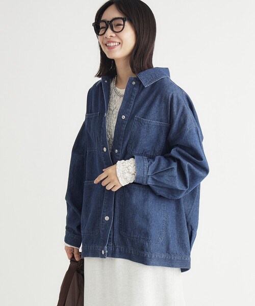 HONEYSUCKLE ROSE(ハニーサックルローズ)の「《ゆったりシルエット/体型カバー》デニムカバーオール(シャツ/ブラウス・レディース・サックスブルー/ブルー系その他・04/05)」の2枚目の写真