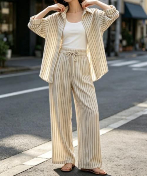 BY THE BAY(バイザベイ)の「【リラックス感・きれいめ】ストライプ柄シャツ×パンツ セットアップ/3色展開|ブラック ブラウン ベージュ 上下2点セット 長袖 ルームウェア 大人カジュアル(セットアップ・レディース・ブラウン/ブラック/ベージュ・FREE)」の1枚目の写真