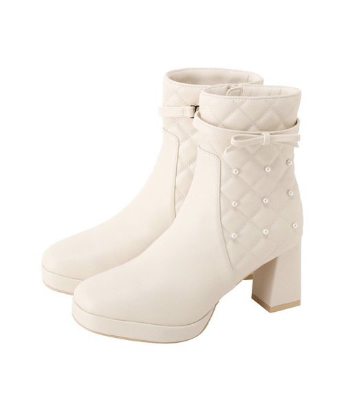 Maison de FLEUR(メゾンドフルール)の「パールキルティング3Wayショートブーツ(ブーツ・レディース・ブラック/ホワイト系その他2・S/L/M)」の11枚目の写真