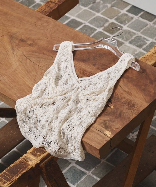 TODAYFUL（トゥデイフル）の「【TODAYFUL/トゥデイフル】Shrink Lace Tanktop/シュリンクレースタンクトップ（タンクトップ・レディース・キナリ/ブラック・FREE）」の8枚目の写真