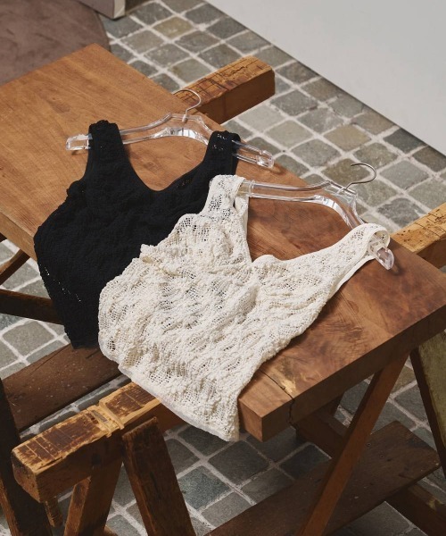 TODAYFUL（トゥデイフル）の「【TODAYFUL/トゥデイフル】Shrink Lace Tanktop/シュリンクレースタンクトップ（タンクトップ・レディース・キナリ/ブラック・FREE）」の12枚目の写真