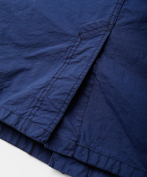 FDMTL（ファンダメンタル）の「【FDMTL】INDIGO WATER REPELLENT SOUTIEN COLLAR COAT（ステンカラーコート・メンズ・ブルー/ネイビー・SMALL/LARGE/MEDIUM/X-LARGE）」の3枚目の写真