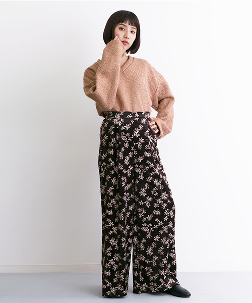 MERLOT（メルロー）の「ベロア花柄ワイドパンツ567-1527（その他パンツ・レディース・ブラウン/キャメル/ブラック・FREE）」の2枚目の写真