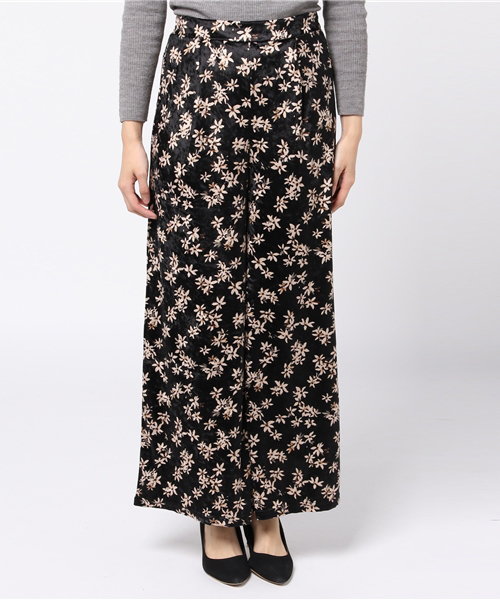 MERLOT（メルロー）の「ベロア花柄ワイドパンツ567-1527（その他パンツ・レディース・ブラウン/キャメル/ブラック・FREE）」の4枚目の写真