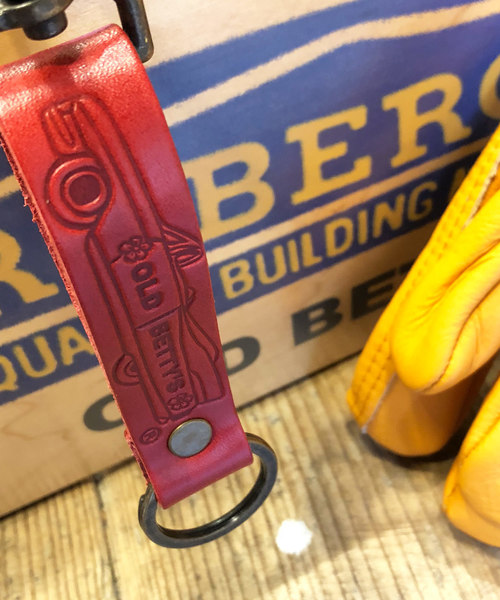 OLD BETTY'S（オールドベティーズ）の「Caddilac Leather Keyring/レザーキーリング（キーホルダー・レディース・ブラウン/キャメル/ネイビー/オリーブ/レッド/ナチュラル・FREE）」の6枚目の写真