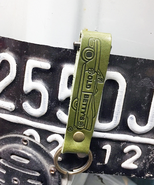 OLD BETTY'S（オールドベティーズ）の「Caddilac Leather Keyring/レザーキーリング（キーホルダー・レディース・ブラウン/キャメル/ネイビー/オリーブ/レッド/ナチュラル・FREE）」の14枚目の写真