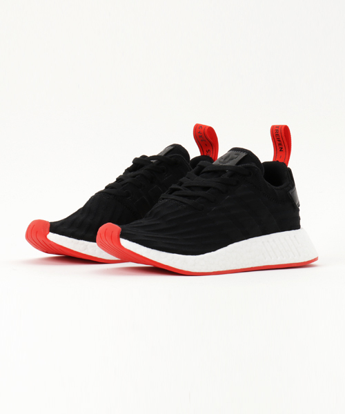 adidas Originals（アディダスオリジナルス）の「オリジナルス エヌエムディー[NMD_R2]（スニーカー・メンズ・ブラック×レッド/ホワイト×レッド・29.0cm/23.5cm/24.5cm/25.5cm/28.0cm/28.5cm/26.0cm/24.0cm/27.0cm/25.0cm/23.0cm/30.0cm/22.5cm/29.5cm/26.5cm/22.0cm/27.5cm）」の2枚目の写真