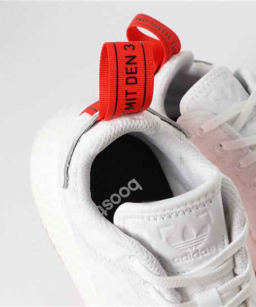 adidas Originals（アディダスオリジナルス）の「オリジナルス エヌエムディー[NMD_R2]（スニーカー・メンズ・ブラック×レッド/ホワイト×レッド・29.0cm/23.5cm/24.5cm/25.5cm/28.0cm/28.5cm/26.0cm/24.0cm/27.0cm/25.0cm/23.0cm/30.0cm/22.5cm/29.5cm/26.5cm/22.0cm/27.5cm）」の10枚目の写真