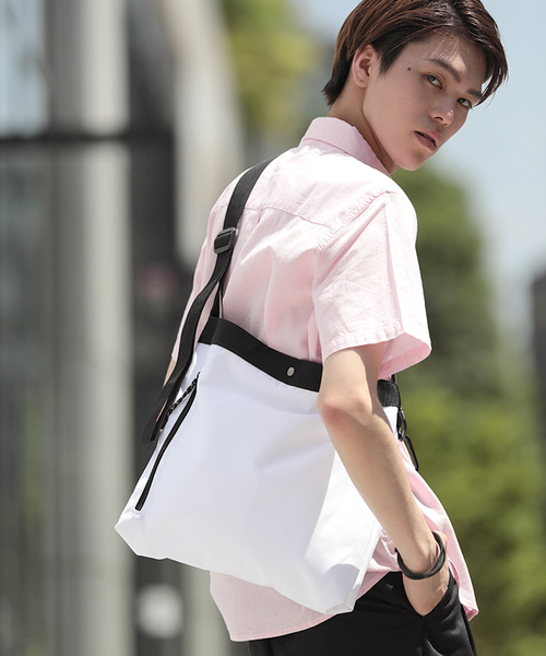 WEGO（ウィゴー）の「WEGO/ファンクショナルサコッシュ（ショルダーバッグ・メンズ・ネイビー/ブラック/杢グレー/ホワイト/オレンジ・FREE）」の2枚目の写真