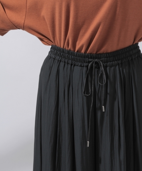 laboratory work（ラボラトリーワーク）の「サテンギャザーパンツ（その他パンツ・レディース・ブラウン/ネイビー/イエロー・MEDIUM）」の13枚目の写真