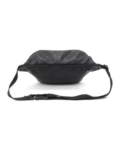 WHO'S WHO gallery(フーズフーギャラリー)の「メタリックボディBAG(ボディバッグ/ウエストポーチ・レディース・ブラック/シルバー・FREE)」の5枚目の写真