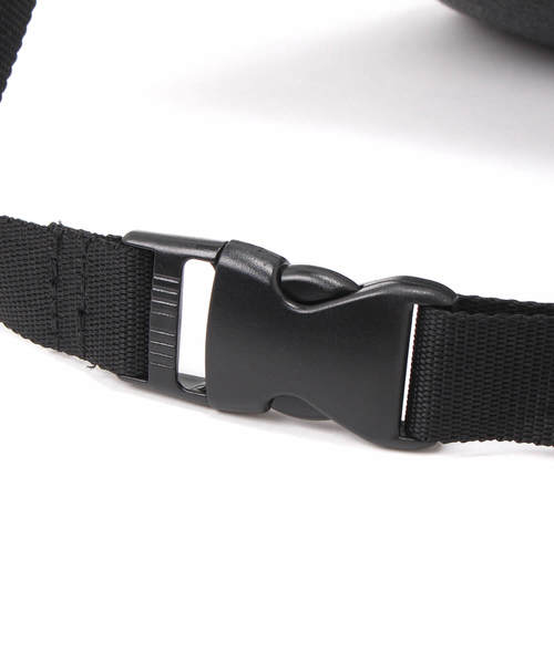 WHO'S WHO gallery(フーズフーギャラリー)の「メタリックボディBAG(ボディバッグ/ウエストポーチ・レディース・ブラック/シルバー・FREE)」の9枚目の写真