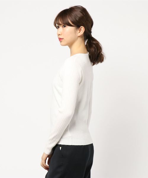 N.（N. Natural Beauty Basic）（エヌエヌナチュラルビューティーベーシック）の「ワイドリブＶネックニット（ニット/セーター・レディース・ブラック/ホワイト/レッド/ブルー・MEDIUM）」の5枚目の写真