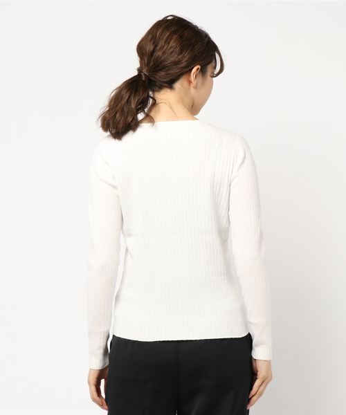 N.（N. Natural Beauty Basic）（エヌエヌナチュラルビューティーベーシック）の「ワイドリブＶネックニット（ニット/セーター・レディース・ブラック/ホワイト/レッド/ブルー・MEDIUM）」の6枚目の写真