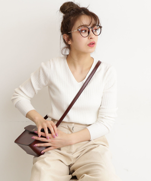 N.（N. Natural Beauty Basic）（エヌエヌナチュラルビューティーベーシック）の「ワイドリブＶネックニット（ニット/セーター・レディース・ブラック/ホワイト/レッド/ブルー・MEDIUM）」の2枚目の写真