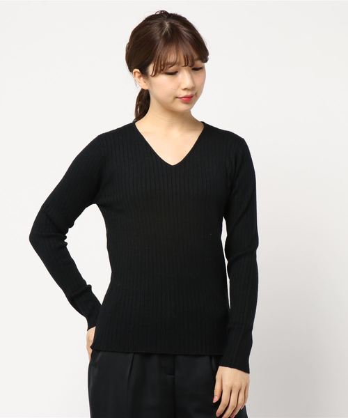 N.（N. Natural Beauty Basic）（エヌエヌナチュラルビューティーベーシック）の「ワイドリブＶネックニット（ニット/セーター・レディース・ブラック/ホワイト/レッド/ブルー・MEDIUM）」の7枚目の写真