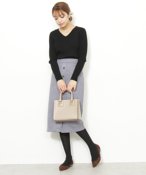 N.（N. Natural Beauty Basic）（エヌエヌナチュラルビューティーベーシック）の「ワイドリブＶネックニット（ニット/セーター・レディース・ブラック/ホワイト/レッド/ブルー・MEDIUM）」の8枚目の写真