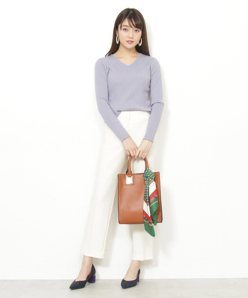 N.（N. Natural Beauty Basic）（エヌエヌナチュラルビューティーベーシック）の「ワイドリブＶネックニット（ニット/セーター・レディース・ブラック/ホワイト/レッド/ブルー・MEDIUM）」の13枚目の写真