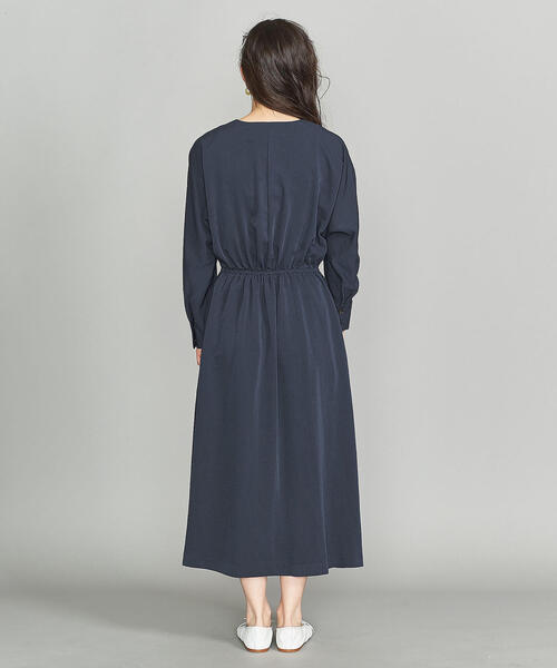 BEAUTY&YOUTH UNITED ARROWS（ビューティーアンドユースユナイテッドアローズ）の「BY マットデシンフロントボタンVネックワンピース ◆（ワンピース・レディース・ケリー/ベージュ/ネイビー・FREE）」の13枚目の写真