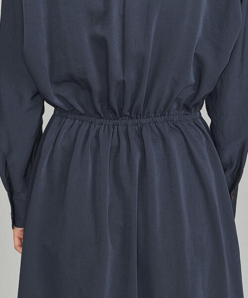 BEAUTY&YOUTH UNITED ARROWS（ビューティーアンドユースユナイテッドアローズ）の「BY マットデシンフロントボタンVネックワンピース ◆（ワンピース・レディース・ケリー/ベージュ/ネイビー・FREE）」の7枚目の写真
