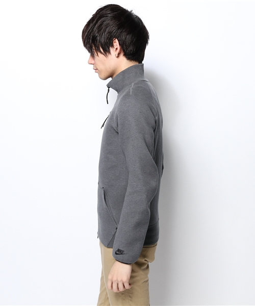 NIKE(ナイキ)の「ナイキ テックフリース トラックジャケット AS NIKE TECH TRACK JACKET-3MM(スウェット・メンズ・ブラック/レッド・SMALL)」の7枚目の写真