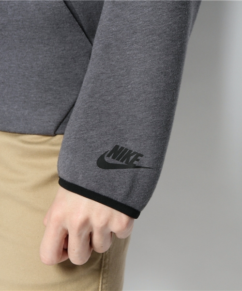 NIKE(ナイキ)の「ナイキ テックフリース トラックジャケット AS NIKE TECH TRACK JACKET-3MM(スウェット・メンズ・ブラック/レッド・SMALL)」の10枚目の写真