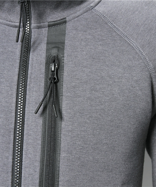 NIKE(ナイキ)の「ナイキ テックフリース トラックジャケット AS NIKE TECH TRACK JACKET-3MM(スウェット・メンズ・ブラック/レッド・SMALL)」の12枚目の写真