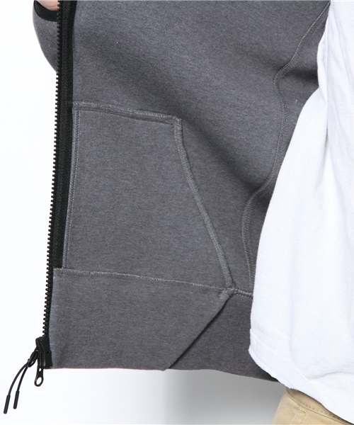 NIKE(ナイキ)の「ナイキ テックフリース トラックジャケット AS NIKE TECH TRACK JACKET-3MM(スウェット・メンズ・ブラック/レッド・SMALL)」の4枚目の写真