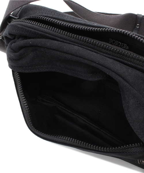 PORTER(ポーター)の「PORTER BRIDGE SHOULDER BAG SMALL <B印 YOSHIDA SELECT>(ショルダーバッグ・メンズ・ブラック/ベージュ/ブルー・ONE SIZE)」の9枚目の写真