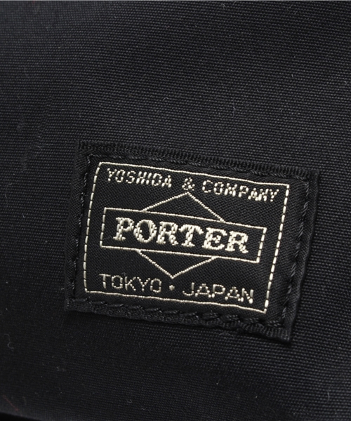 PORTER(ポーター)の「PORTER BRIDGE SHOULDER BAG SMALL <B印 YOSHIDA SELECT>(ショルダーバッグ・メンズ・ブラック/ベージュ/ブルー・ONE SIZE)」の8枚目の写真