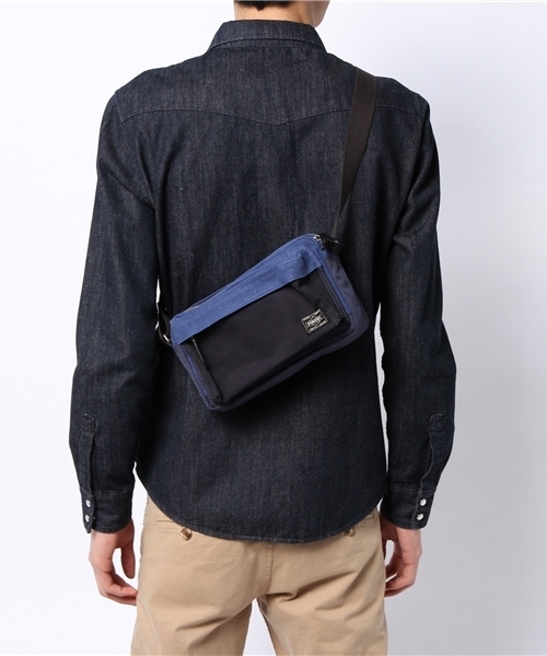 PORTER(ポーター)の「PORTER BRIDGE SHOULDER BAG SMALL <B印 YOSHIDA SELECT>(ショルダーバッグ・メンズ・ブラック/ベージュ/ブルー・ONE SIZE)」の7枚目の写真