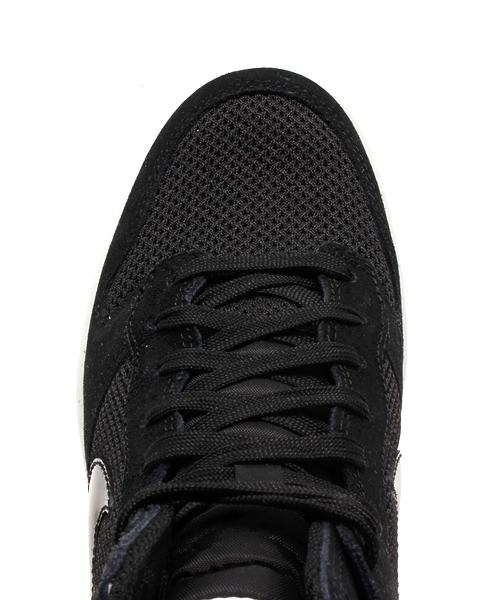 NIKE SPORTSWEAR（ナイキスポーツウェアー）の「インヒール ナイキ ダンク スカイハイ NIKE WMNS DUNK SKY HI ESSENTIAL（スニーカー・レディース・ホワイト/ブラック・23cm/23.5cm/24cm/24.5cm）」の6枚目の写真