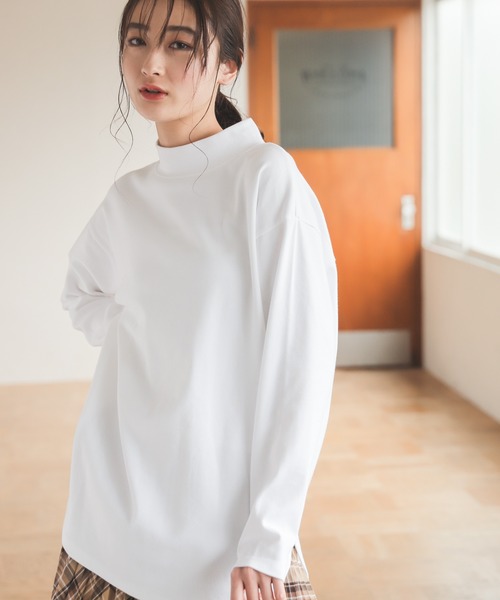 niko and...(ニコアンド)の「やわらかスムースチュニックプルオーバー(Tシャツ/カットソー・レディース・モカ/オフホワイト/ライトグリーン/ブラック/ベージュ・MEDIUM/LARGE)」の2枚目の写真