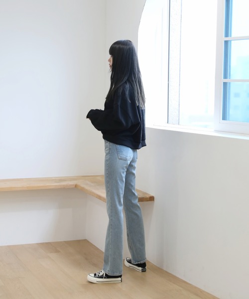 by muni:r(バイ ムニール)の「ベーシック クロップ スウェット(スウェット・レディース・ブラック/ベージュ・FREE)」の6枚目の写真