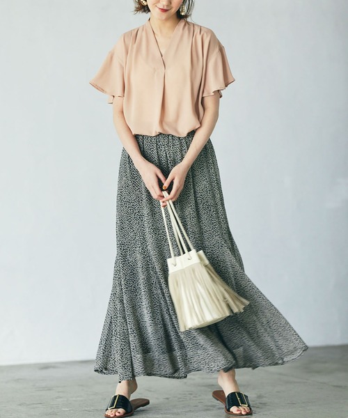 GeeRA(ジーラ)の「タックデザインスキッパーフレア袖ブラウス(半袖)(シャツ/ブラウス・レディース・ラベンダー/ピンクベージュ/ブラック/オフホワイト/ベージュ/ドット/ストライプ/ネイビー/ミント・XX-LARGE/XXXX-LARGE/X-LARGE/SMALL/XXX-LARGE/MEDIUM/LARGE)」の16枚目の写真