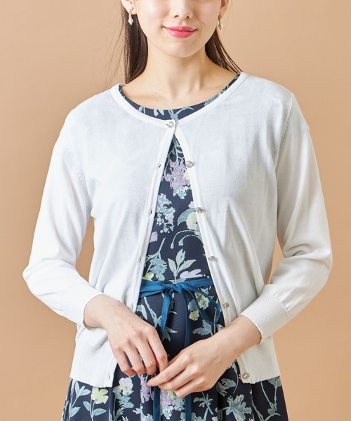 tocco closet(トッコ クローゼット)の「クリアビジューボタン七分袖カーディガン(カーディガン/ボレロ・レディース・ネイビー/レッド/オフホワイト/ブルーグリーン・M)」の1枚目の写真
