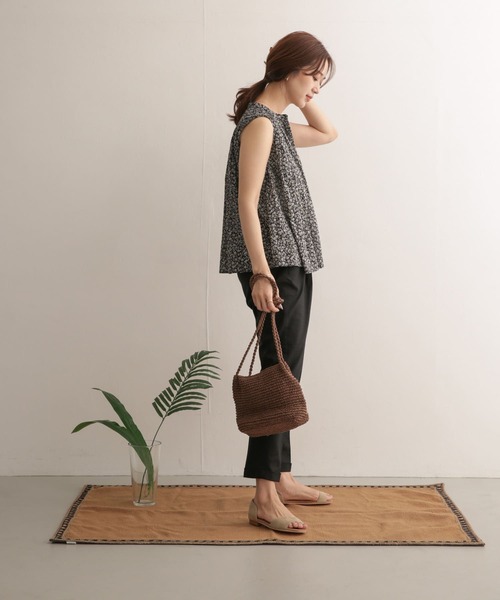 URBAN RESEARCH DOORS（アーバンリサーチドアーズ）の「フラワーギャザーブラウス（シャツ/ブラウス・レディース・ブルー系その他/ブラック・ONE）」の17枚目の写真