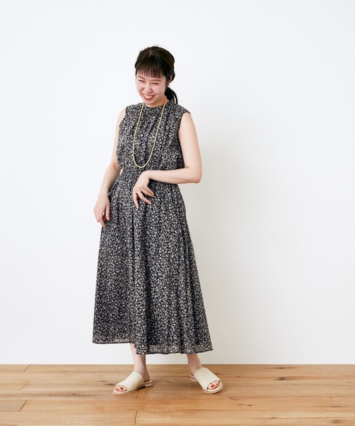 URBAN RESEARCH DOORS（アーバンリサーチドアーズ）の「フラワーギャザーブラウス（シャツ/ブラウス・レディース・ブルー系その他/ブラック・ONE）」の15枚目の写真