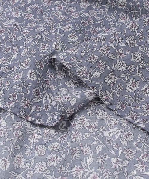 URBAN RESEARCH DOORS（アーバンリサーチドアーズ）の「フラワーギャザーブラウス（シャツ/ブラウス・レディース・ブルー系その他/ブラック・ONE）」の4枚目の写真