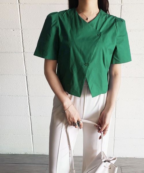 me+em select（ミームセレクト）の「ボックスカラーパフブラウス（シャツ/ブラウス・レディース・オレンジ/ライトブルー/ダークブルー/グリーン/ホワイト・FREE）」の3枚目の写真