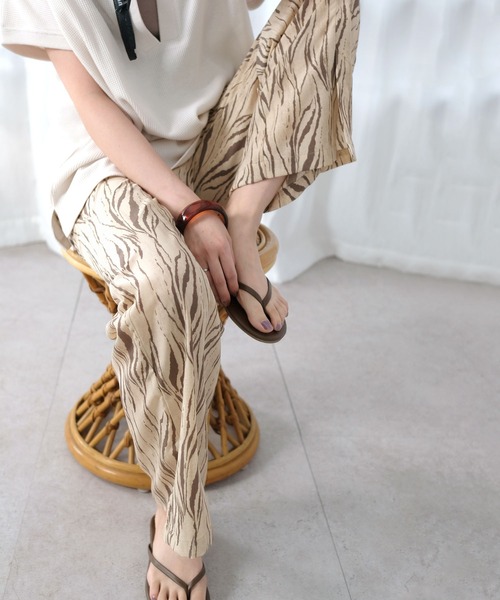 ＡＮＤＪ（アンドジェイ）の「ゼブラ柄フロントスリットイージーパンツ（その他パンツ・レディース・ベージュ/ブラック/テラコッタ・M）」の12枚目の写真