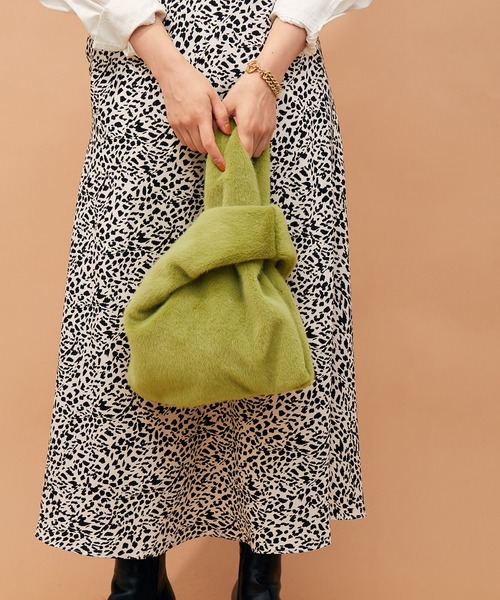 ADAM ET ROPE'（アダムエロペ）の「フェイクファートートバッグ（トートバッグ・レディース・ブラック/ライトグリーン・FREE）」の5枚目の写真