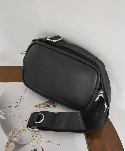 HWG_5（エイチダブルゴー）の「ワンショルダースクエアバッグ（ショルダーバッグ・レディース・アイボリー/ブラック・FREE）」の2枚目の写真