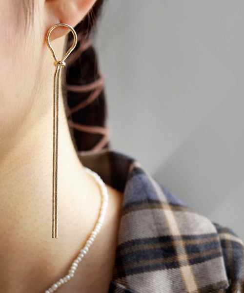 antiqua（アンティカ）の「スネークチェーンピアス（ピアス（両耳用）・レディース・シルバー/ゴールド・FREE）」の8枚目の写真