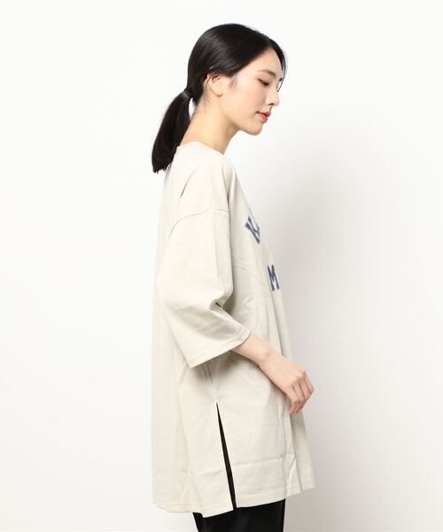 Samansa Mos2 blue(サマンサモスモスブルー)の「プリントチュニックTシャツ(Tシャツ/カットソー・レディース・グレー/モカ/ライトベージュ・フリ-)」の5枚目の写真